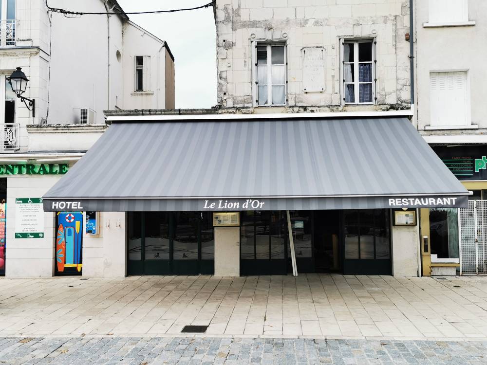 Store extérieur à Blois