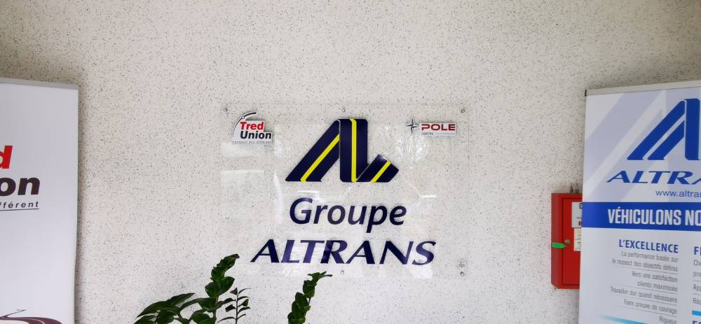 Panneaux publicitaires & d’affichage (9)